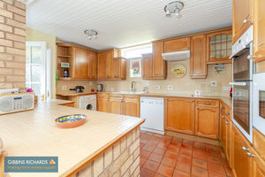 Kitchen- click for photo gallery